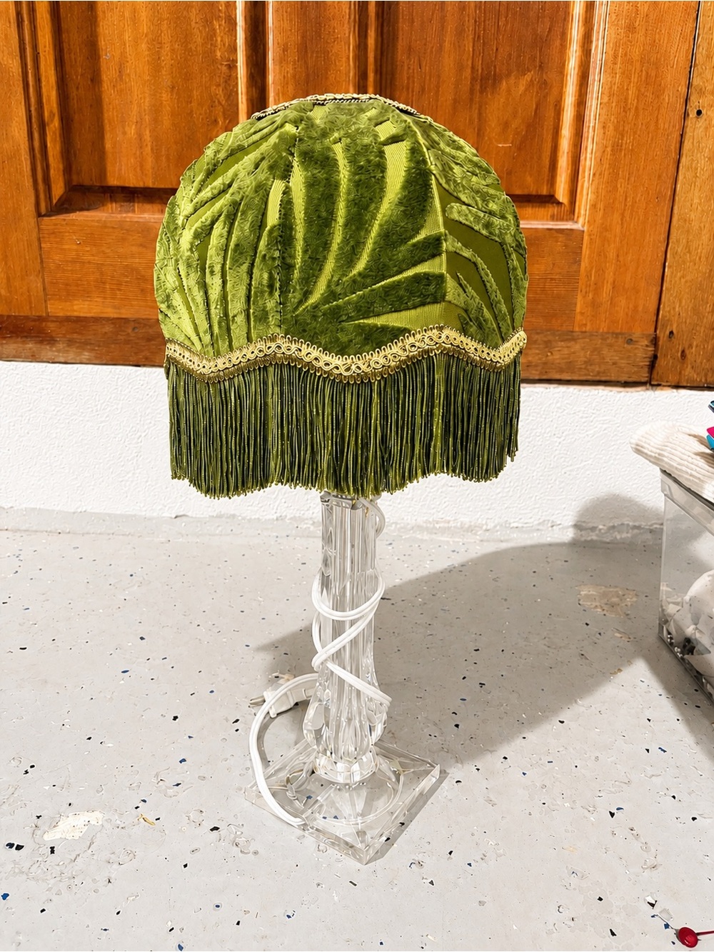 Vintage velvet fringe green glass table lamp 💚 ~19” H